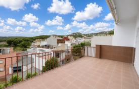 3 dormitorio adosado 186 m² en Lloret de Mar, España. 299 000 €