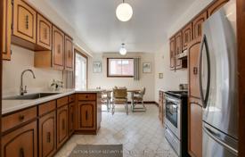 11 dormitorio casa de pueblo en Scarborough, Canadá. C$1 929 000