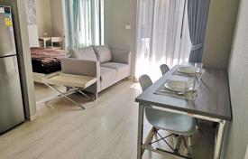 1-dormitorio apartamentos en condominio en Huai Khwang, Tailandia. $114 000