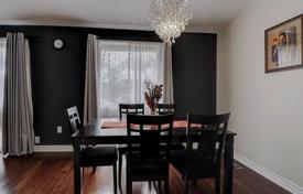 4 dormitorio casa de pueblo en Etobicoke, Canadá. C$1 440 000