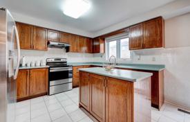 6 dormitorio casa de pueblo en Etobicoke, Canadá. C$2 000 000
