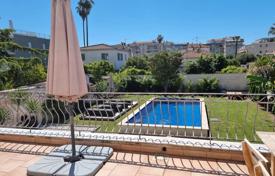 7 dormitorio chalet en Golf Juan, Francia. 790 000 €