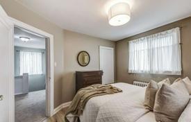 10 dormitorio casa de pueblo en Etobicoke, Canadá. C$1 287 000