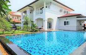 Villa – Pattaya, Chonburi, Tailandia. $498 000