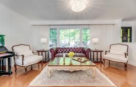10 dormitorio casa de pueblo en Etobicoke, Canadá. C$1 481 000