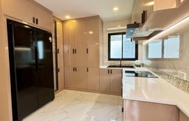 5 dormitorio villa 300 m² en Pattaya, Tailandia. $385 000