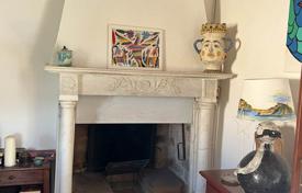 18 dormitorio villa 375 m² en Portoferraio, Italia. 770 000 €