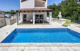 3 dormitorio casa de pueblo 84 m² en Tinjan, Croacia. 340 000 €