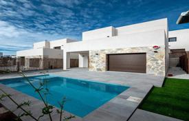 Villa con 3 dormitorios en Villamartin. Jardín en parcela privada 190 m² con piscina (8 m²).. 359 000 €