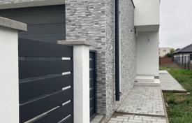 5 dormitorio casa de pueblo 170 m² en Debrecen, Hungría. 427 000 €
