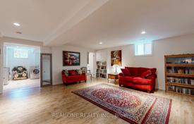 9 dormitorio casa de pueblo en Scarborough, Canadá. C$2 070 000