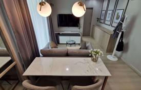 2-dormitorio apartamentos en condominio en Phra Khanong, Tailandia. $200 000