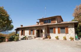 5 dormitorio villa 299 m² en Radda In Chianti, Italia. 800 000 €