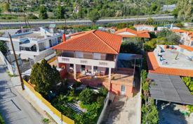 8 dormitorio casa de pueblo 200 m² en Korinthia, Grecia. Price on request