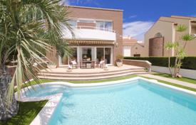 Villa – Miami Platja, Cataluña, España. 2 500 €  por semana