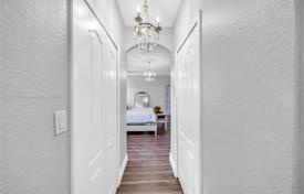 4 dormitorio casa de pueblo 421 m² en Miami, Estados Unidos. $1 450 000