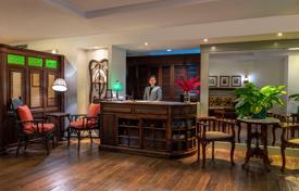 2-dormitorio apartamentos en condominio en Bang Rak, Tailandia. $3 060  por semana