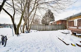 5 dormitorio casa de pueblo en Etobicoke, Canadá. C$2 043 000