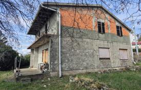 3 dormitorio casa de pueblo 220 m² en Rijeka, Croacia. 370 000 €