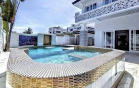4 dormitorio casa de pueblo 470 m² en Jomtien, Tailandia. $1 740 000