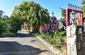 Chalet – Santa Brígida, Islas Canarias, España. 4 400 €  por semana