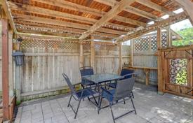 10 dormitorio casa de pueblo en Scarborough, Canadá. C$1 488 000