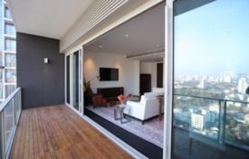3-dormitorio apartamentos en condominio en Pathum Wan, Tailandia. $6 100  por semana