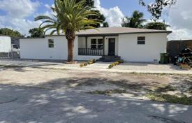Casa de pueblo – Hialeah, Florida, Estados Unidos. $700 000
