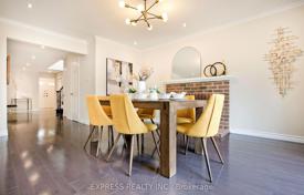 10 dormitorio casa de pueblo en Scarborough, Canadá. C$2 113 000