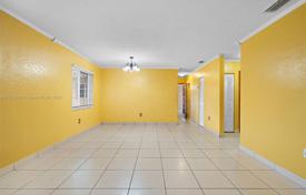 4 dormitorio casa de pueblo 172 m² en Miami, Estados Unidos. $1 500 000