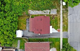 9 dormitorio casa de pueblo en Scarborough, Canadá. C$1 288 000