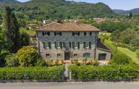 40 dormitorio villa en Lucca, Italia. 880 000 €