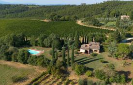 8 dormitorio finca rústica 167 m² en Sinalunga, Italia. 895 000 €