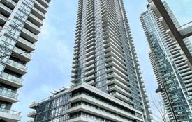2 dormitorio piso en Lake Shore Boulevard West, Canadá. C$781 000