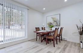 6 dormitorio piso en North York, Canadá. C$789 000