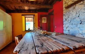 9 dormitorio villa 527 m² en Lucca, Italia. 800 000 €