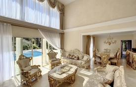 8 dormitorio villa en Saint-Raphael, Francia. 2 500 000 €
