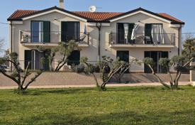12 dormitorio casa de pueblo 280 m² en Istria County, Croacia. 750 000 €