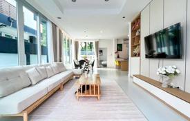 6 dormitorio villa 300 m² en Pattaya, Tailandia. $581 000