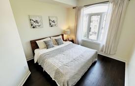 8 dormitorio adosado en Etobicoke, Canadá. C$1 402 000