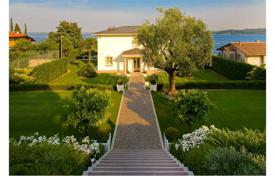 Villa – Padenghe sul Garda, Lombardía, Italia. 2 500 000 €