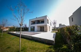 5 dormitorio casa de pueblo 243 m² en Poreč, Croacia. 950 000 €