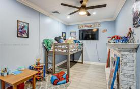 4 dormitorio casa de pueblo 223 m² en Miami, Estados Unidos. $1 099 000