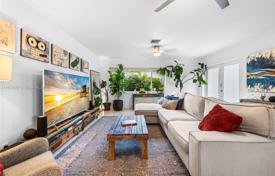 2 dormitorio casa de pueblo 127 m² en Miami, Estados Unidos. $719 000