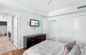 2-dormitorio apartamentos en condominio 119 m² en Collins Avenue, Estados Unidos. $1 700 000