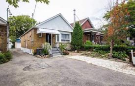 4 dormitorio casa de pueblo en York, Canadá. C$1 164 000