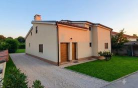 3 dormitorio casa de pueblo 180 m² en Valbandon, Croacia. 449 000 €