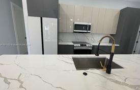 4 dormitorio casa de pueblo 227 m² en Cape Coral, Estados Unidos. $589 000