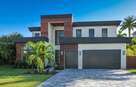 Villa – Miami, Florida, Estados Unidos. 1 206 000 €
