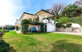 Villa – Salò, Lombardía, Italia. 2 050 000 €